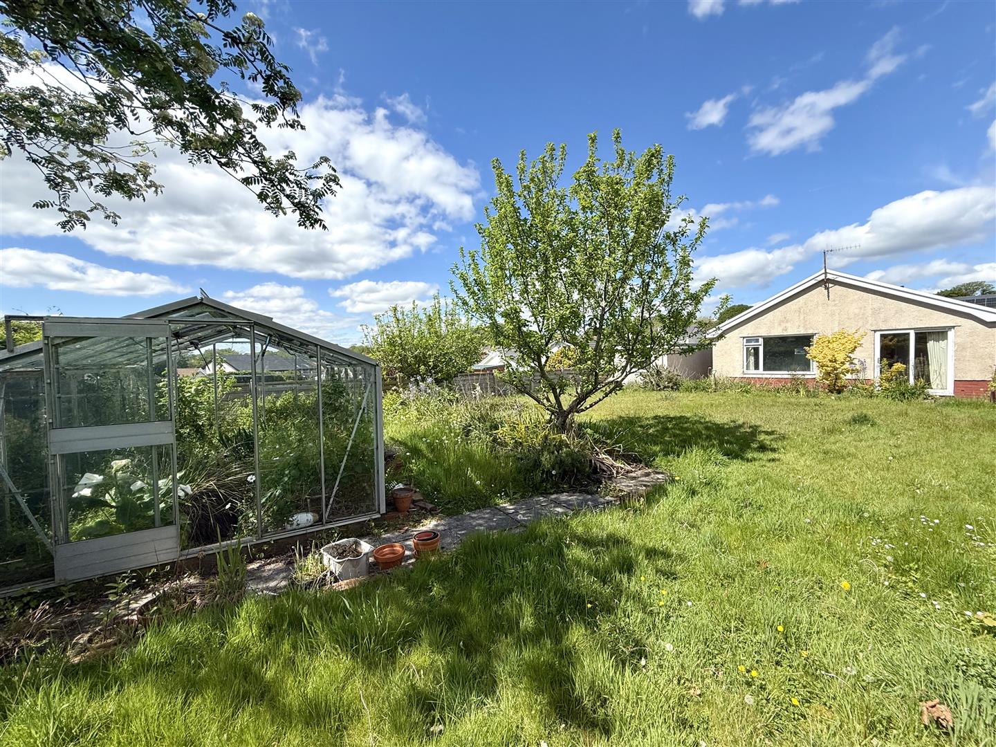 Dulais Grove, Sketty, Swansea, SA2 8BL